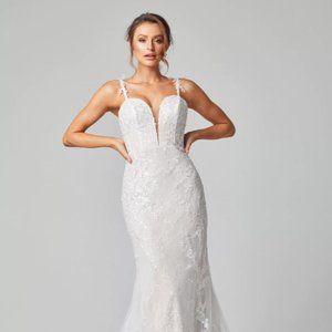 TANIA OLSEN BRIDAL GOWN 2021: Never Worn!